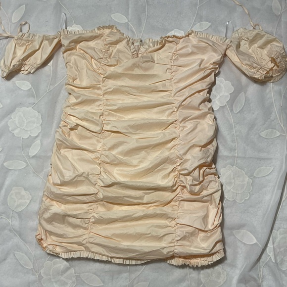 Choosy Peach Off-Shoulder Mini Dress - Picture 8 of 13